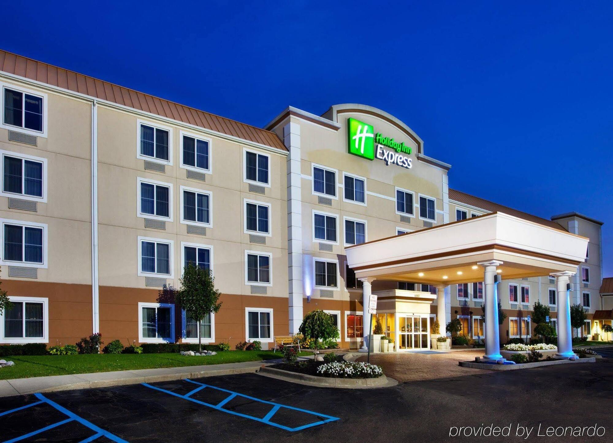 Holiday Inn Express Wixom By Ihg Exterior photo